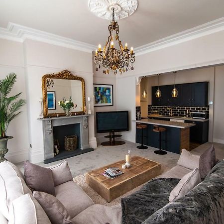Court House Apartment Челтнъм Екстериор снимка