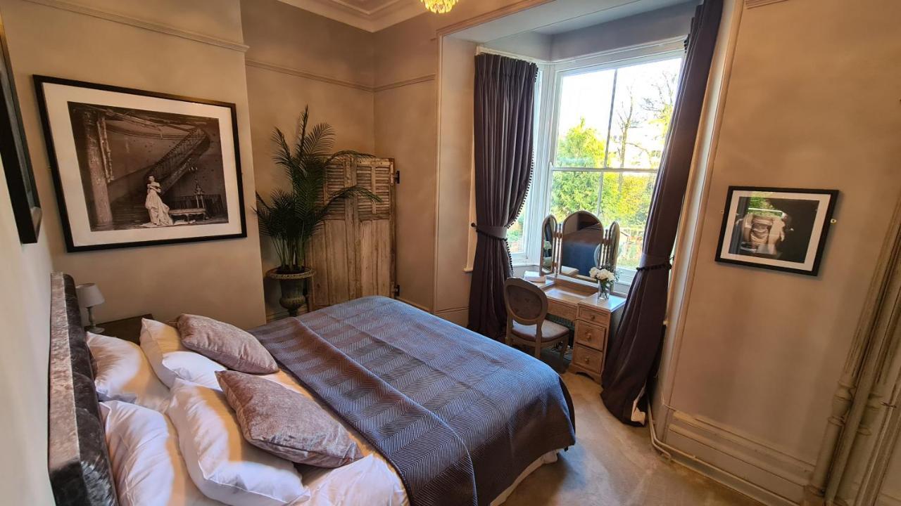 Court House Apartment Челтнъм Екстериор снимка