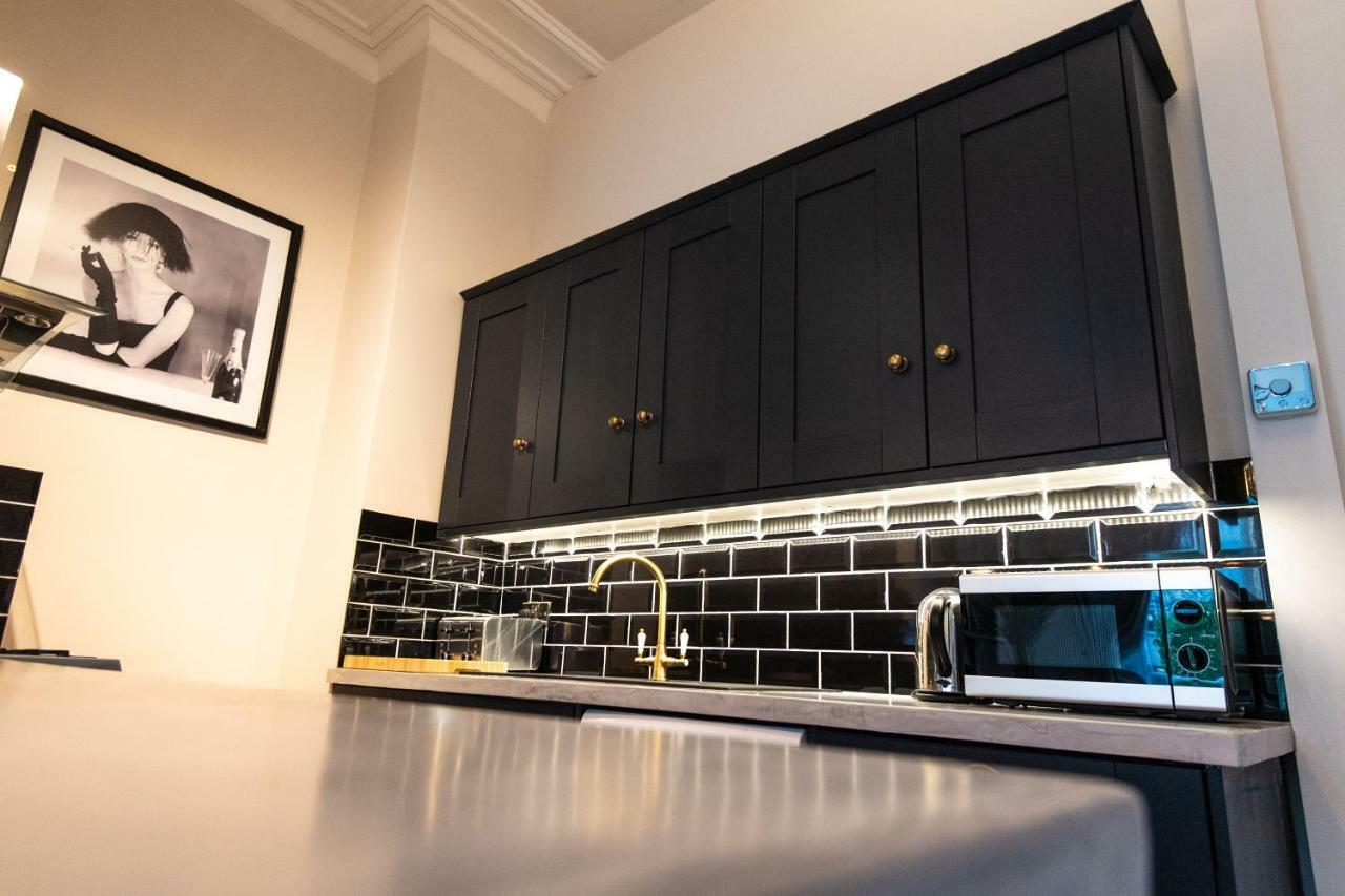 Court House Apartment Челтнъм Екстериор снимка