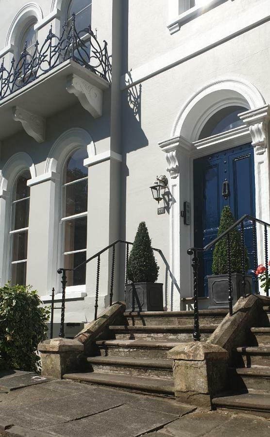 Court House Apartment Челтнъм Екстериор снимка