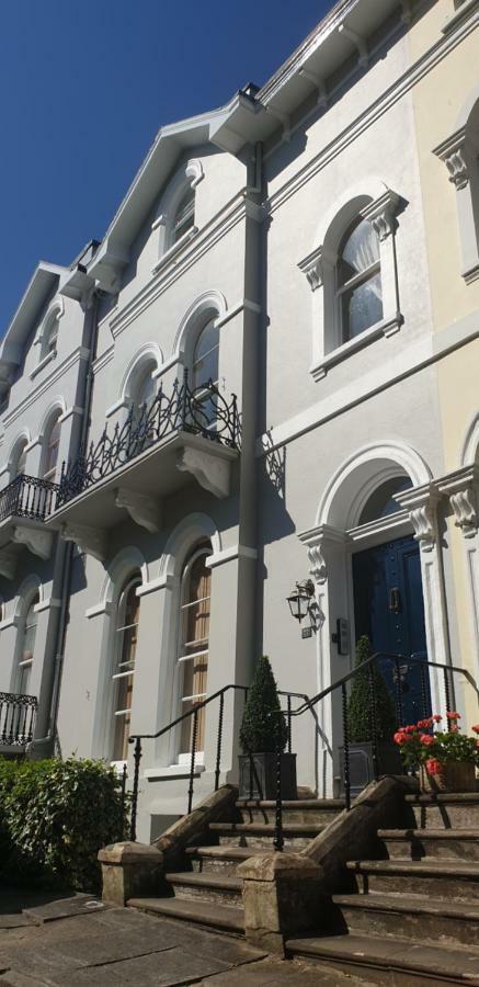 Court House Apartment Челтнъм Екстериор снимка